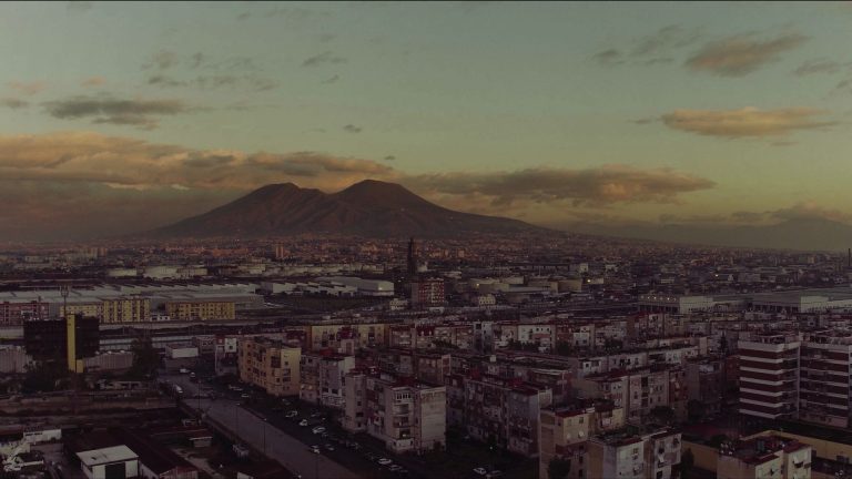 Vesuvio. Un documentario sulla convivenza con il vulcano